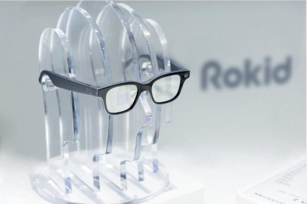 股票配资体验 Rokid 上线全球第一个智能眼镜支付 内置支付宝